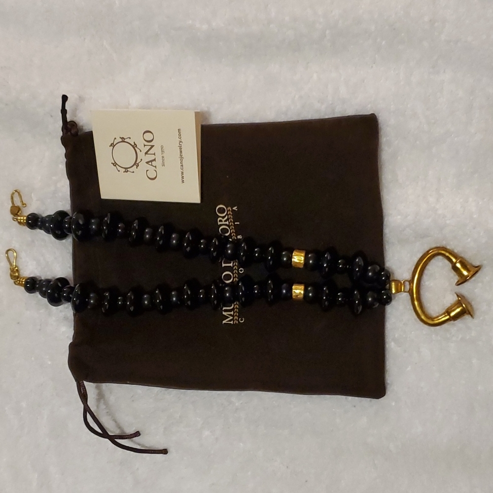Museo del Oro, Precolombian Black Onyx Gold Plated necklace.